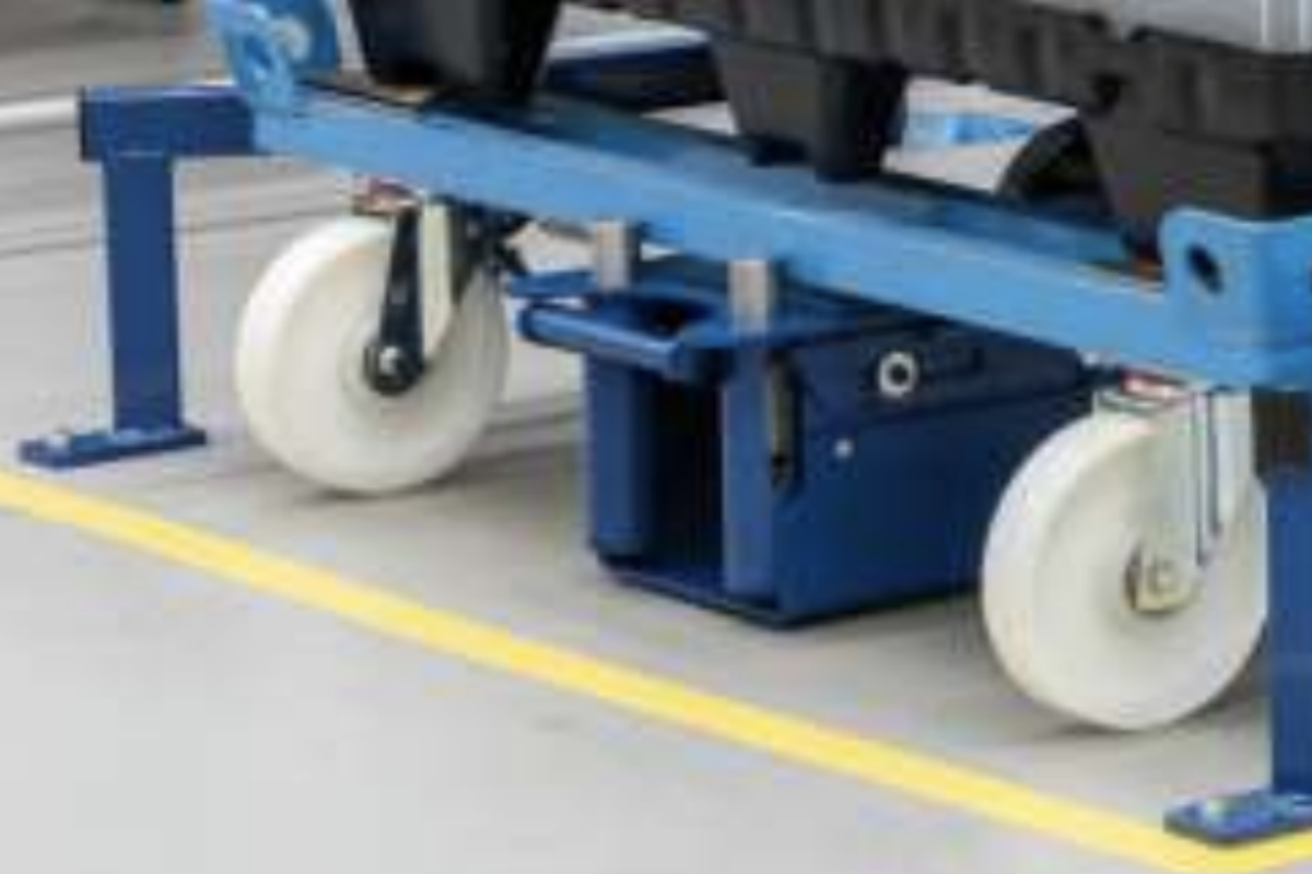 Bauliche Trennung von Stapler- und Personenbereich durch Dockingstation